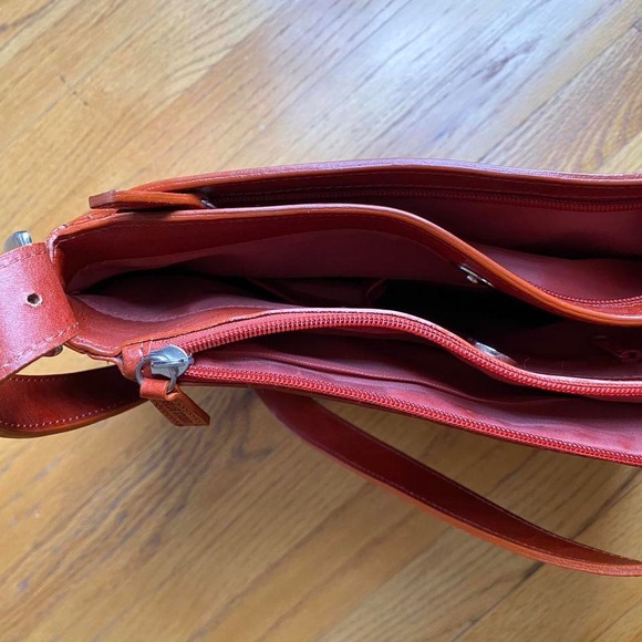 Wilson’s leather bag - Picture 3 of 4